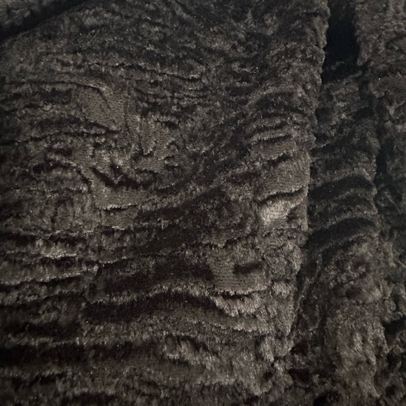 VINTAGE 90’s/Y2K faux Persian shearling BEBE 
Coat size Small
Satin lined 
EUC - Picture 5 of 14